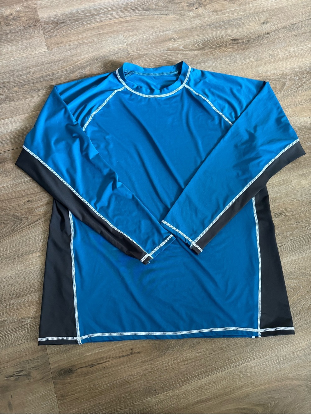 Men's large Long-Sleeve Blue Rash Guard Swim Shirt